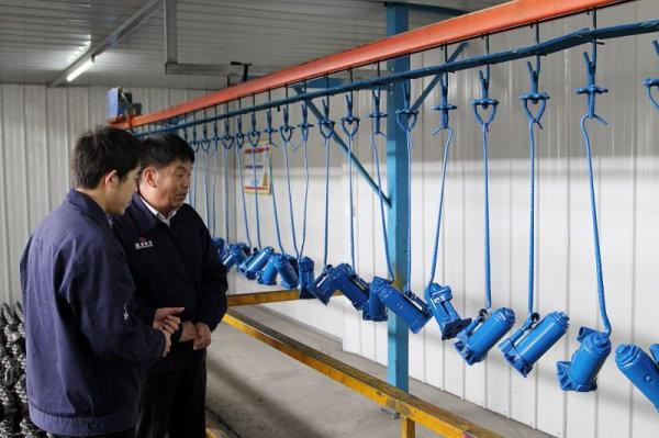 Hydraulic jack production line